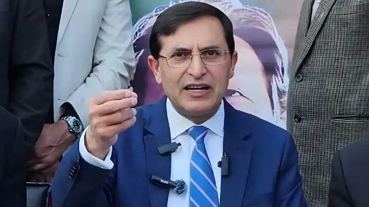 حکومت مذاکرات کی دعوت دے رہی ہے تو اس کیلیے ماحول بھی بنائے، بیرسٹر گوہر