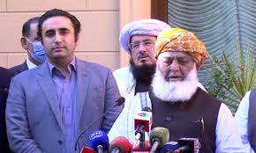 کالعدم جوائنٹ عوامی ایکشن کمیٹی نے وفد بھیج کر ثالثی کی پیش کش کی ہے، مولانا فضل الرحمان