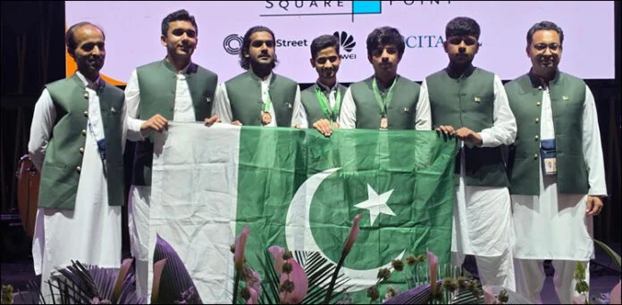انٹرنیشنل فزکس اولمپیاڈ: پاکستانی طلبہ نے تین کانسی کے تمغے جیت لیے