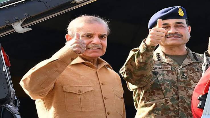 خطے کی بڑھتی کشیدگی: وزیراعظم اور فیلڈ مارشل اعلیٰ سطح وفد کے ہمراہ سعودی عرب پہنچ گئے